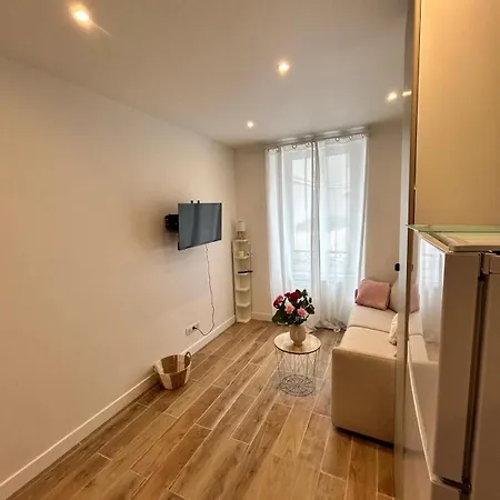Cozy Dans Le Centre De Rueil-malmaison, Pres De Paris Apartament *