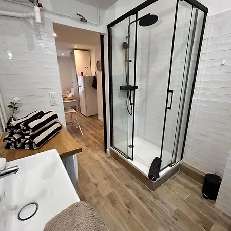 Cozy Dans Le Centre De Rueil-malmaison, Pres De Paris *